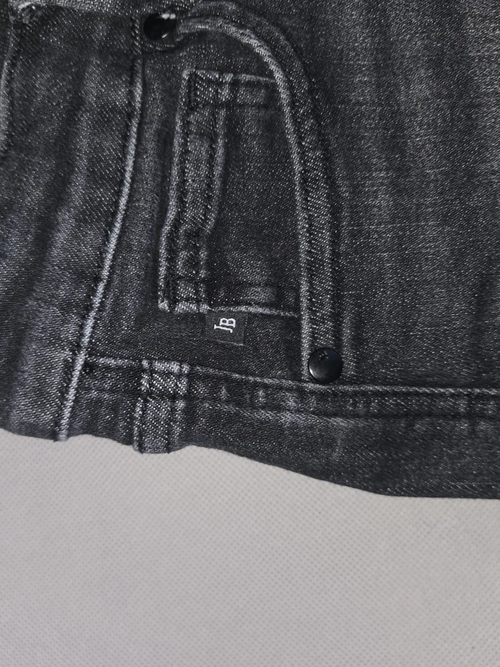 Judy Blue Jean Shorts Womens Large Black Denim Stretch Cuffed Casual Mid Rise